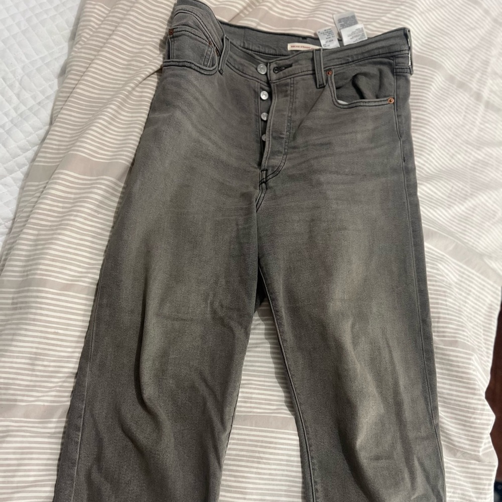 Levi’s Ribcage Straight Ankle Jeans, Gray